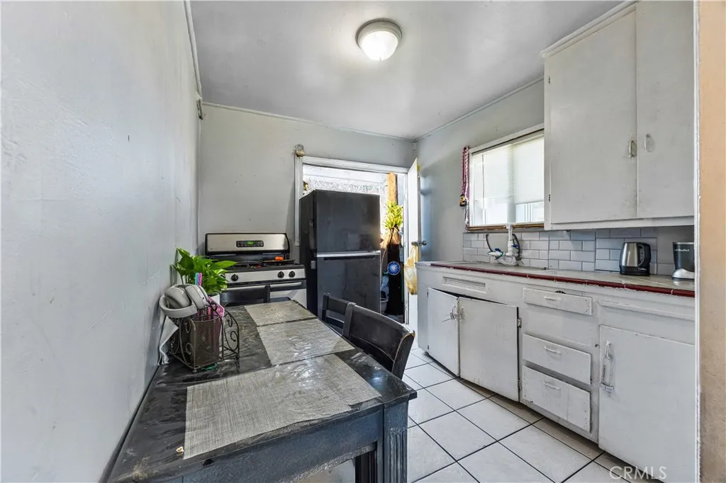 6041 Ferguson Drive, Commerce, California 90022 home-pic-32